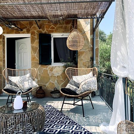 Villa Aspros - Traditionell, Ruhig Und Strandnah Liapades Eksteriør bilde